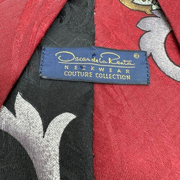 Oscar De La Renta Tie Mens Couture 100% Silk Red Black Paisley NeckTie - Picture 5 of 8